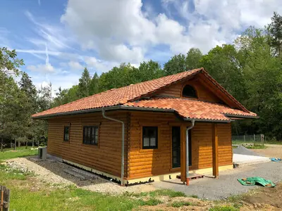 Dachneueindeckung LeonWood Holz-Blockhaus