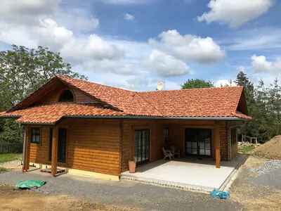 Dachneueindeckung LeonWood Holz-Blockhaus